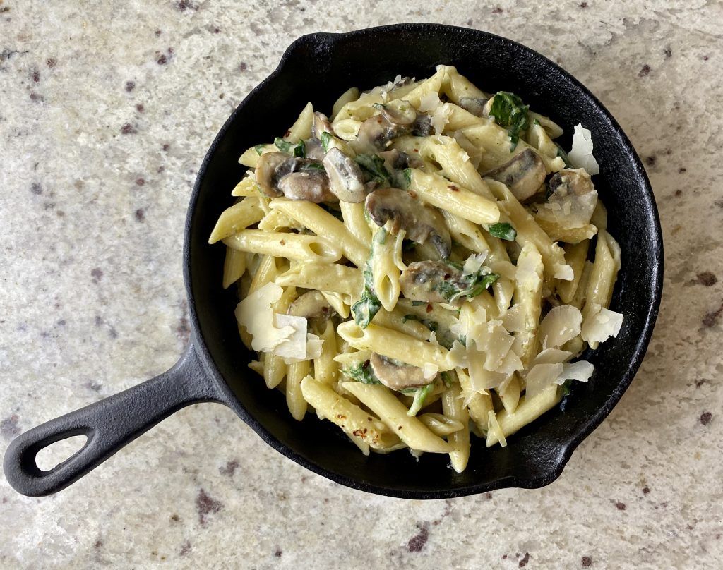 Creamy Pesto Pasta with Spinach and Mushrooms